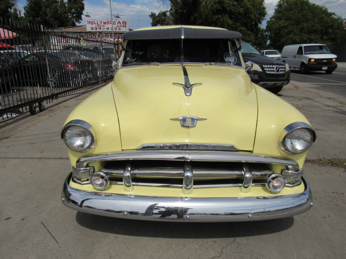 Plymouth-cranbrook-1951-yellow-11