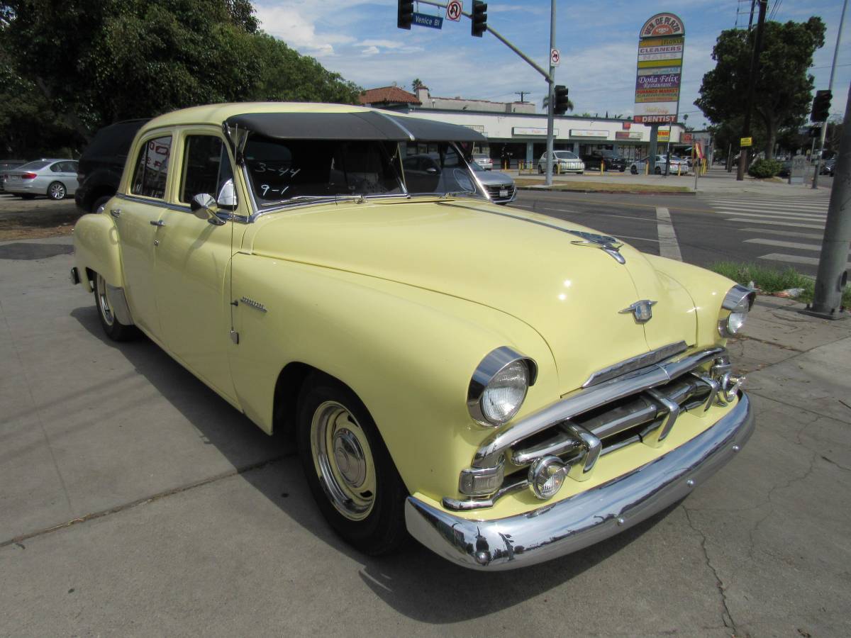Plymouth-cranbrook-1951-yellow-7