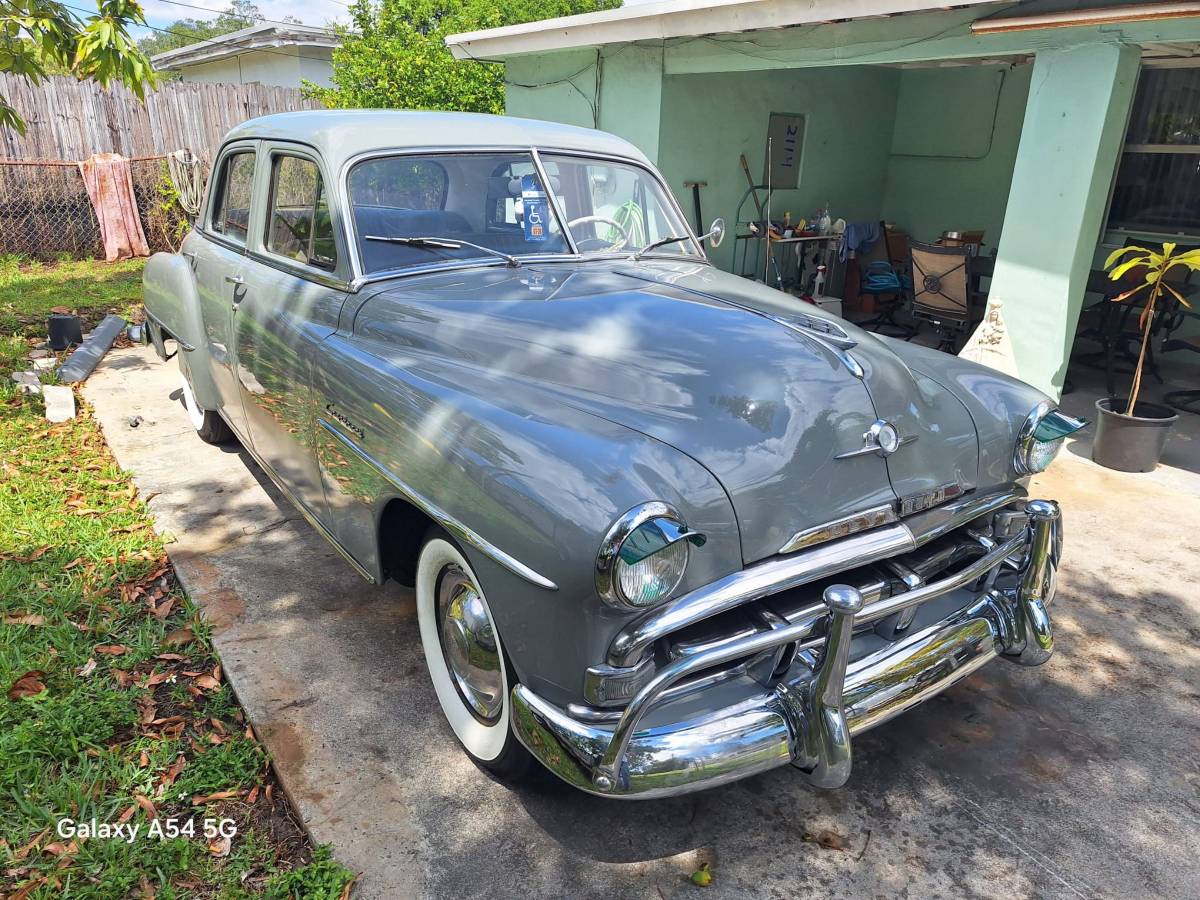 Plymouth-cranbrook-1952-3