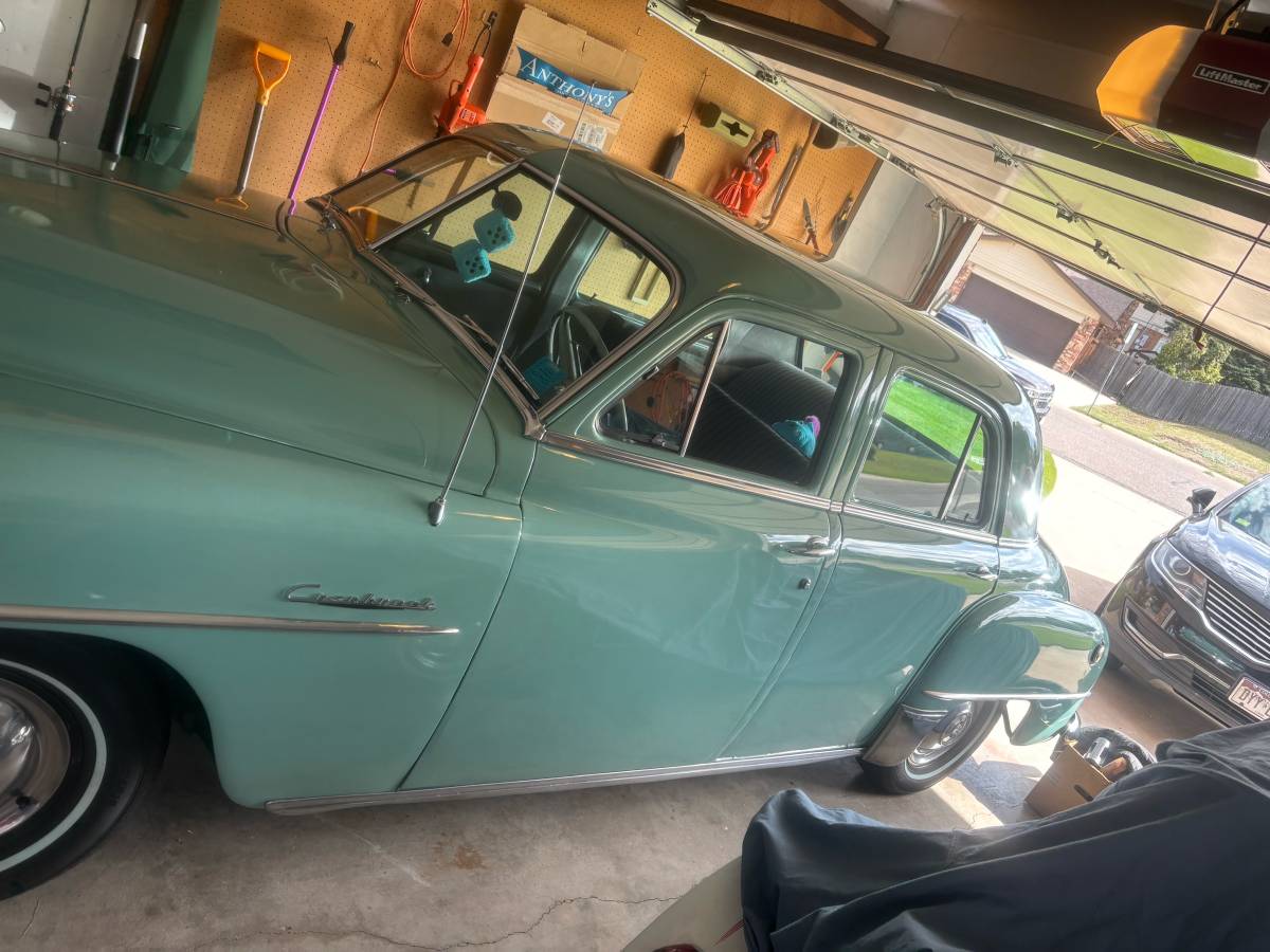 Plymouth-cranbrook-1952-blue-11