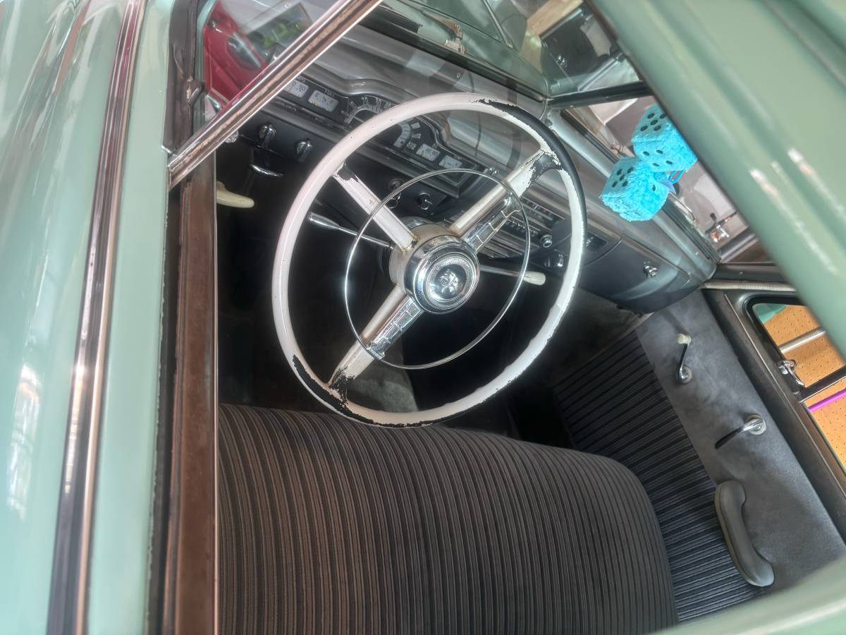 Plymouth-cranbrook-1952-blue-13