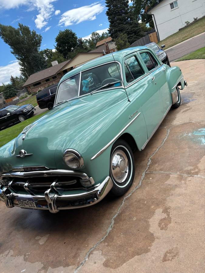 Plymouth-cranbrook-1952-blue