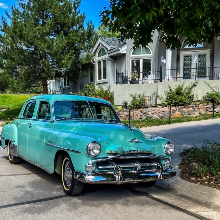 Plymouth-cranbrook-1952-blue-2