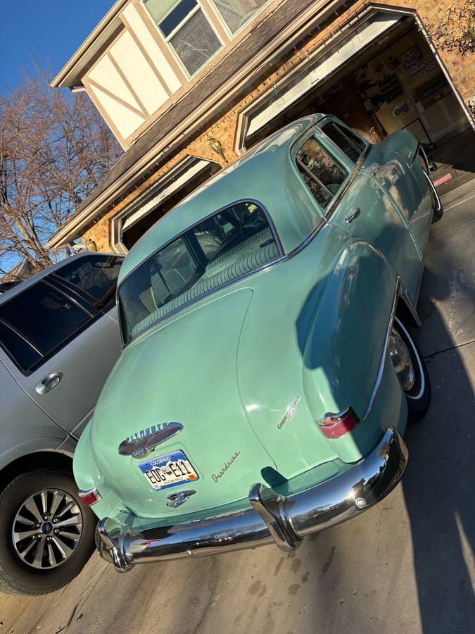 Plymouth-cranbrook-1952-blue-4