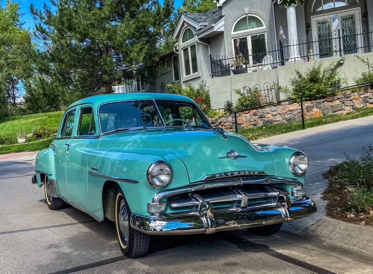 Plymouth-cranbrook-1952-blue-8