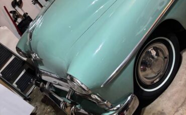 Plymouth-cranbrook-1952-green-6