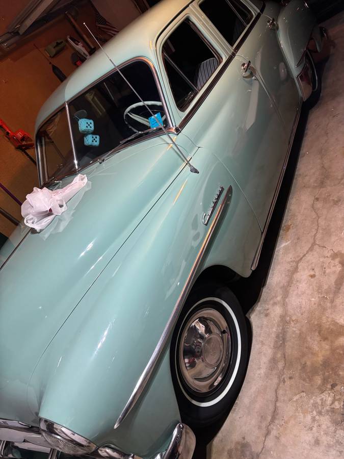 Plymouth-cranbrook-1952-green