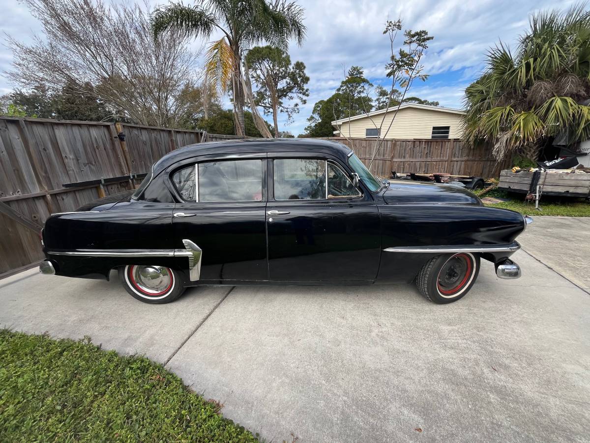 Plymouth-cranbrook-1953-black-2