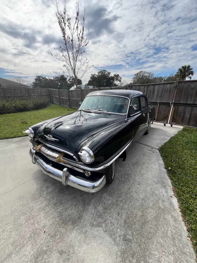 Plymouth-cranbrook-1953-black-3