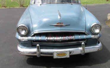 Plymouth-cranbrook-1953-blue-1