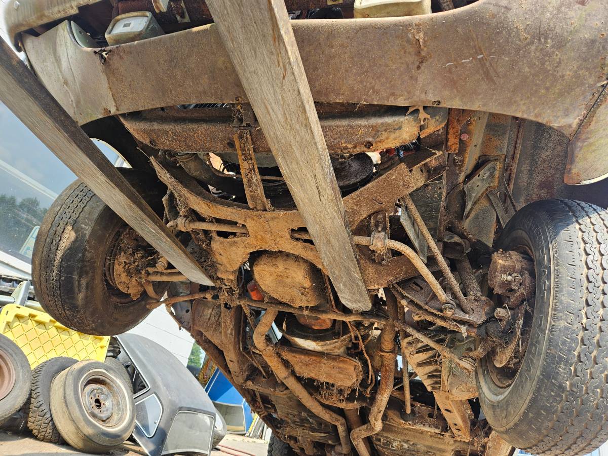 Plymouth-cuda-1972-brown-10