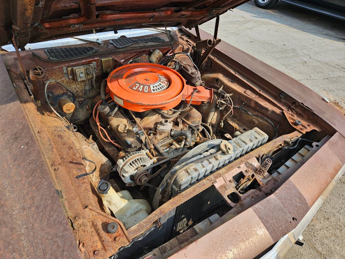 Plymouth-cuda-1972-brown-19