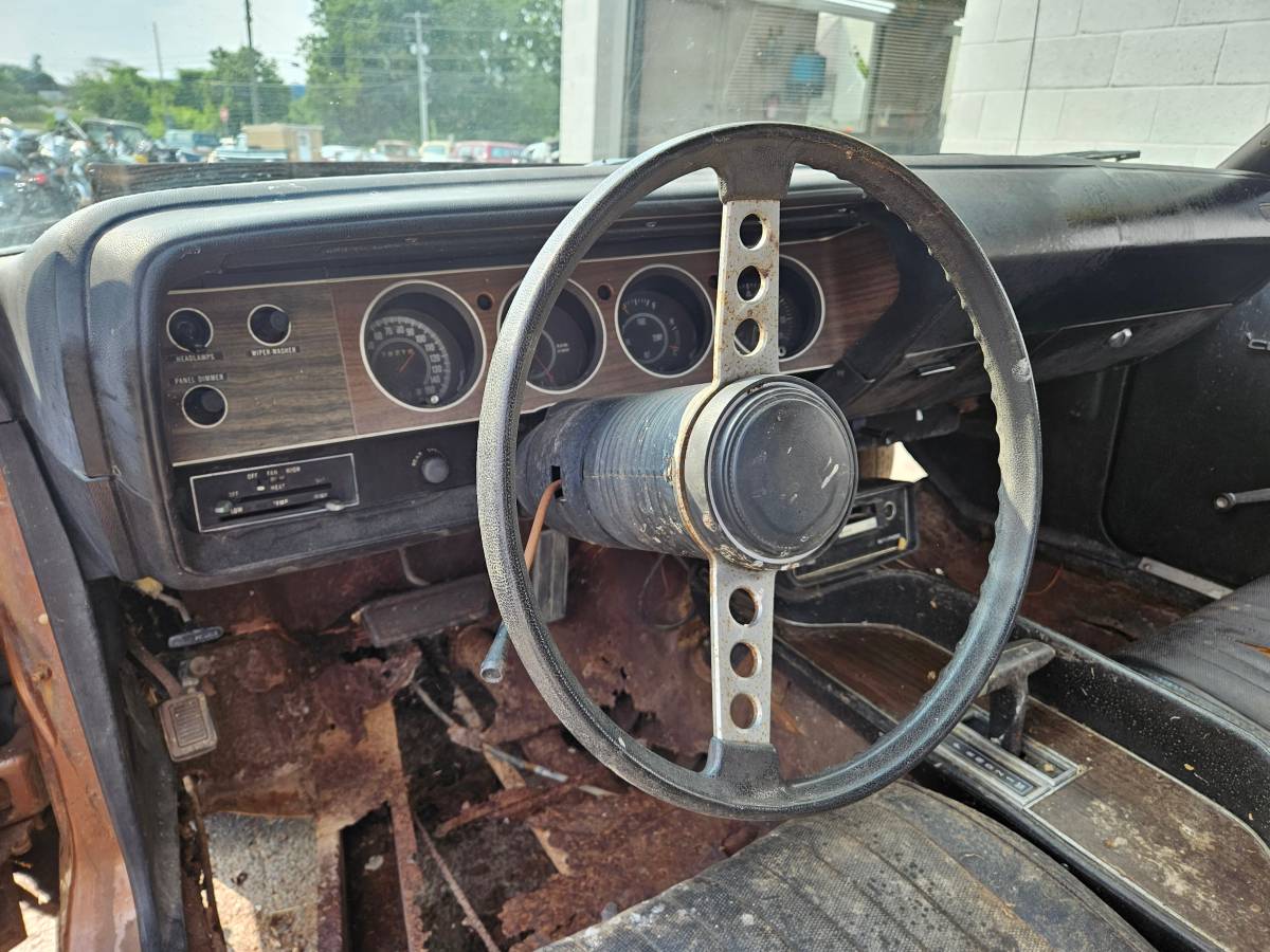 Plymouth-cuda-1972-brown-5