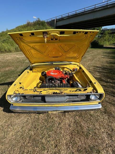 Plymouth-duster-1970-yellow-12