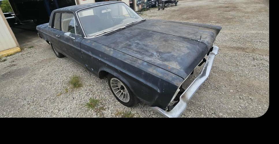 Plymouth-fury-1-1966-black-12