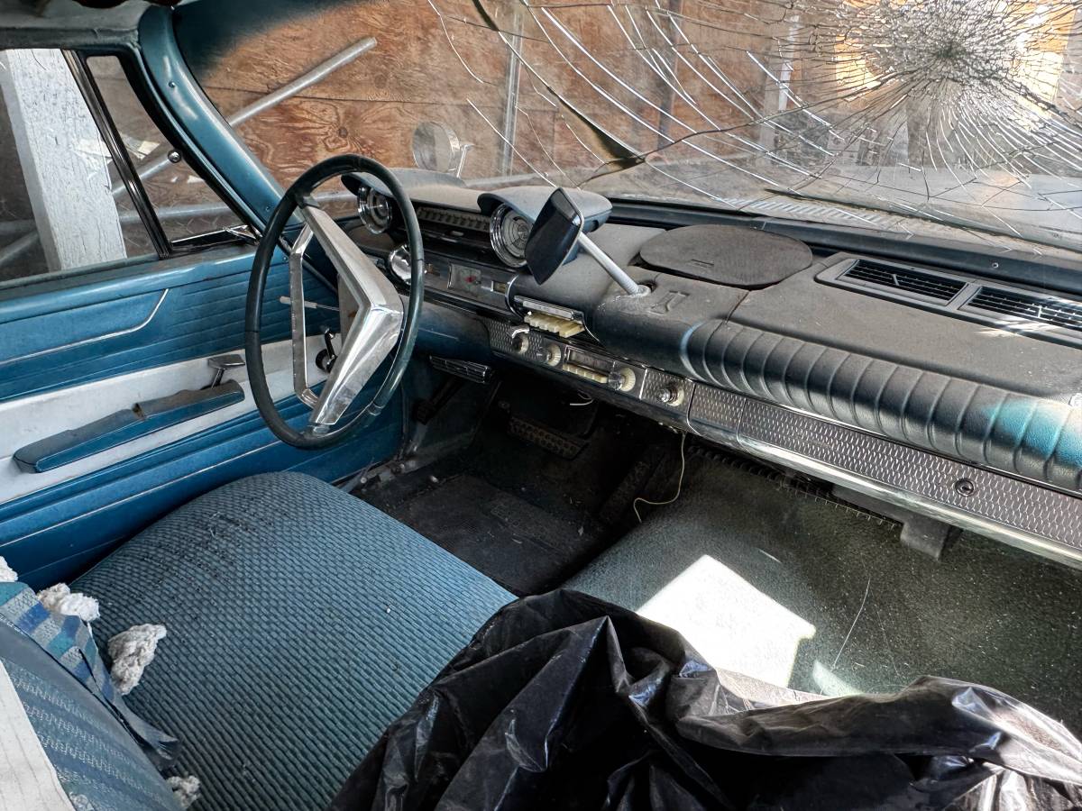 Plymouth-fury-1961-blue-4