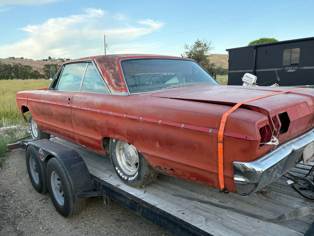 Plymouth-fury-1966-1