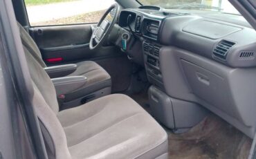 Plymouth-grand-voyager-all-wheel-drive-1995-grey-2