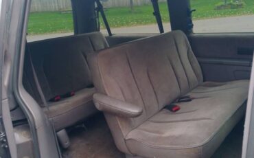 Plymouth-grand-voyager-all-wheel-drive-1995-grey-3