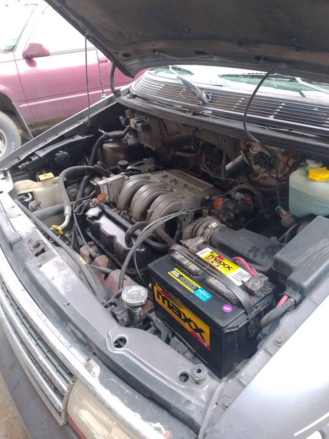 Plymouth-grand-voyager-all-wheel-drive-1995-grey-4