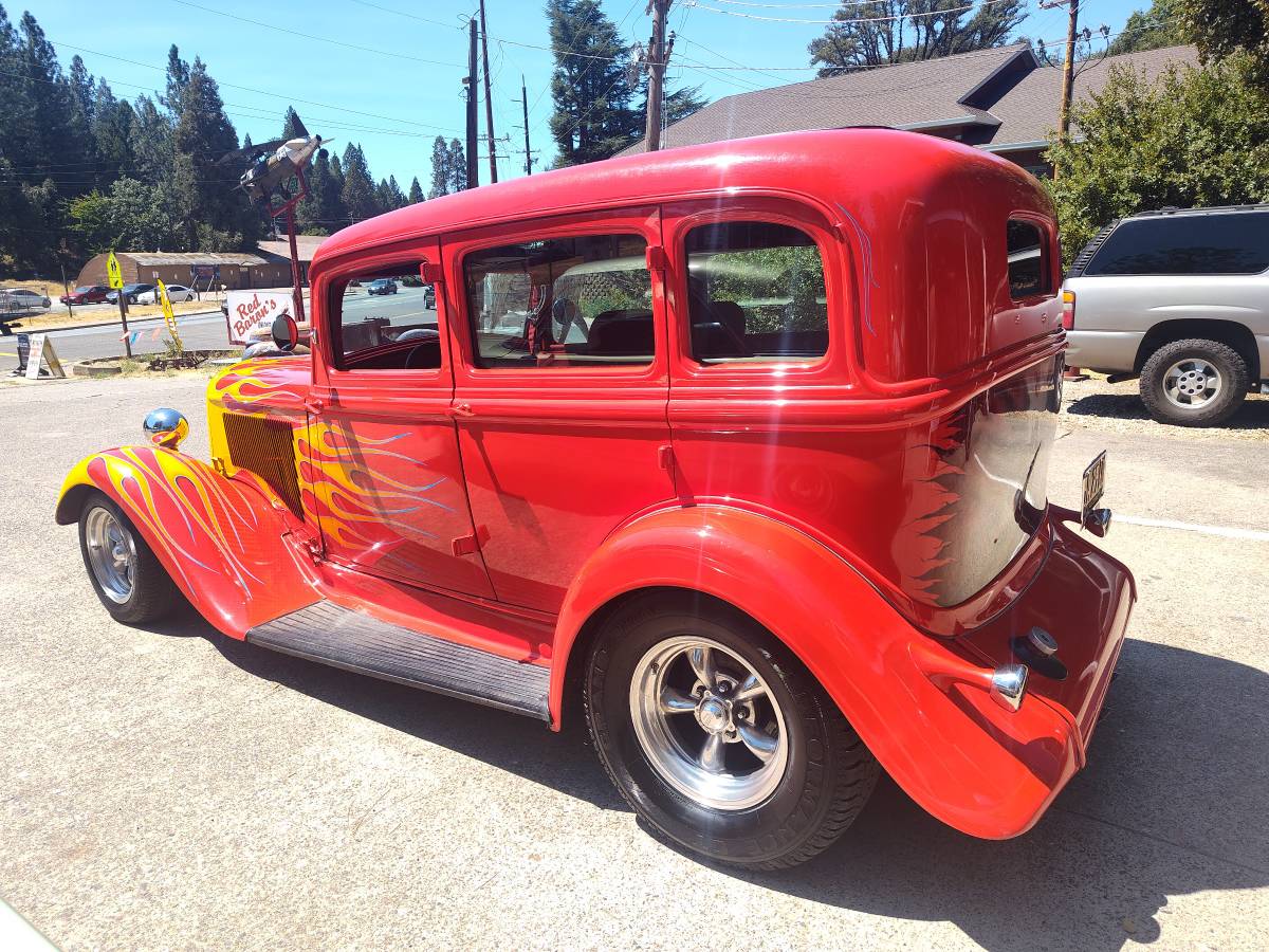 Plymouth-gtx-1933-red-1