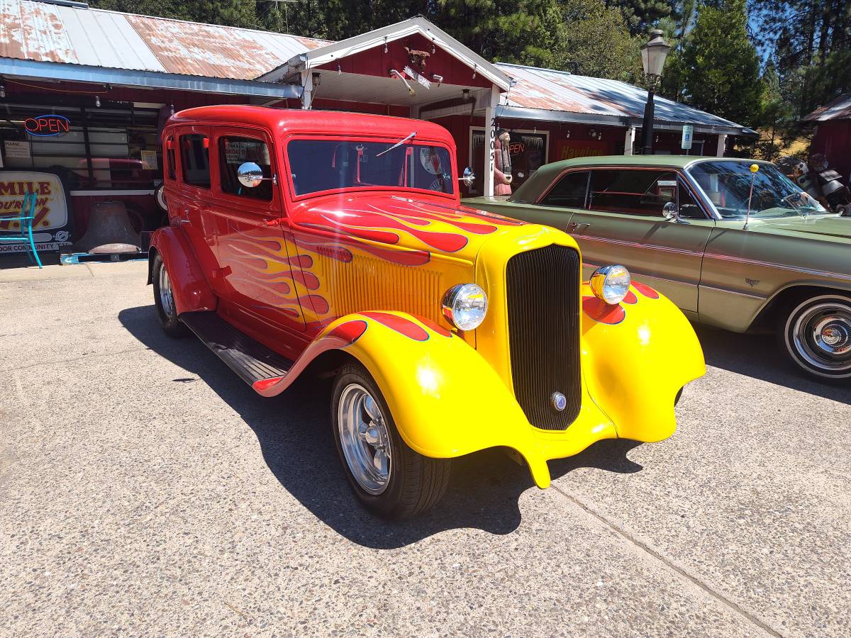 Plymouth-gtx-1933-red