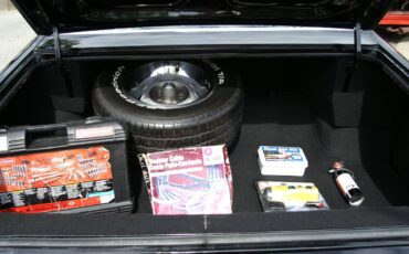 Plymouth-road-runner-1974-black