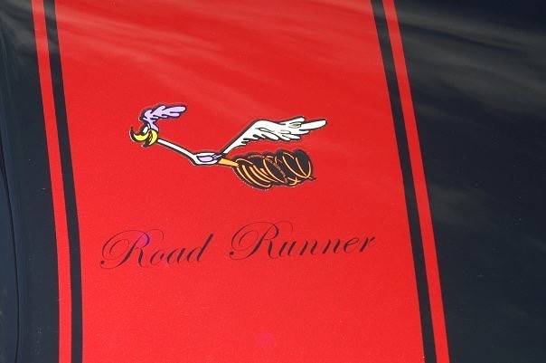 Plymouth-road-runner-1974-black-6