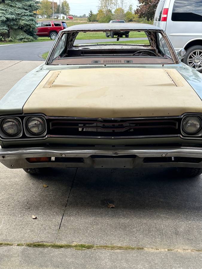 Plymouth-roadrunner-1969-1