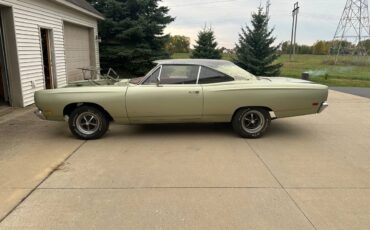Plymouth-roadrunner-1969-3