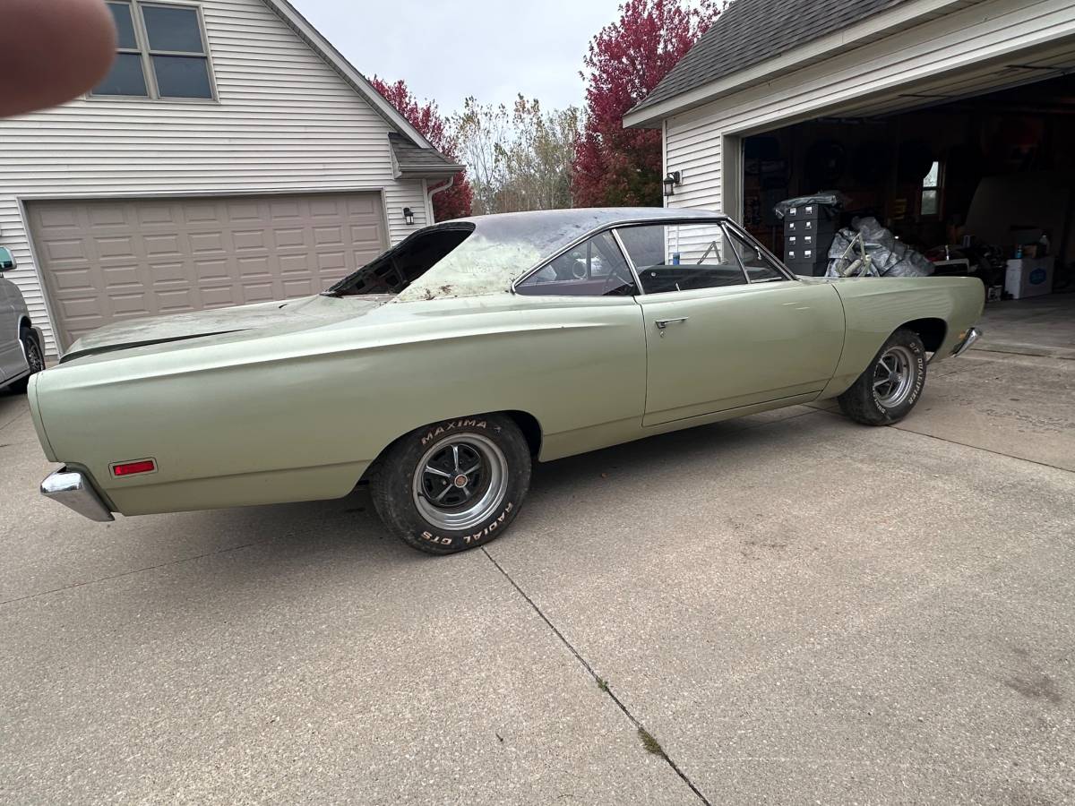 Plymouth-roadrunner-1969-4