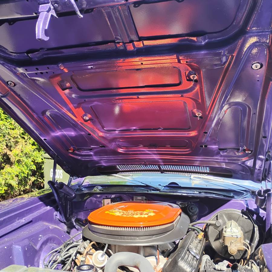 Plymouth-roadrunner-1971-purple-16