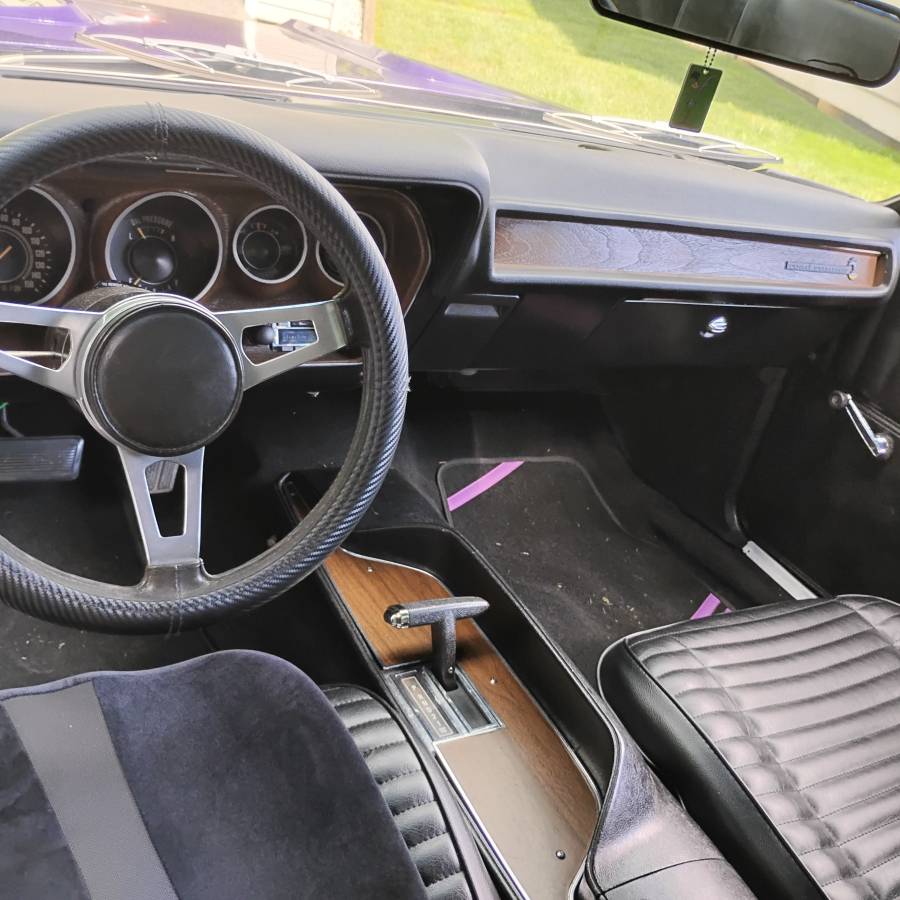 Plymouth-roadrunner-1971-purple-19