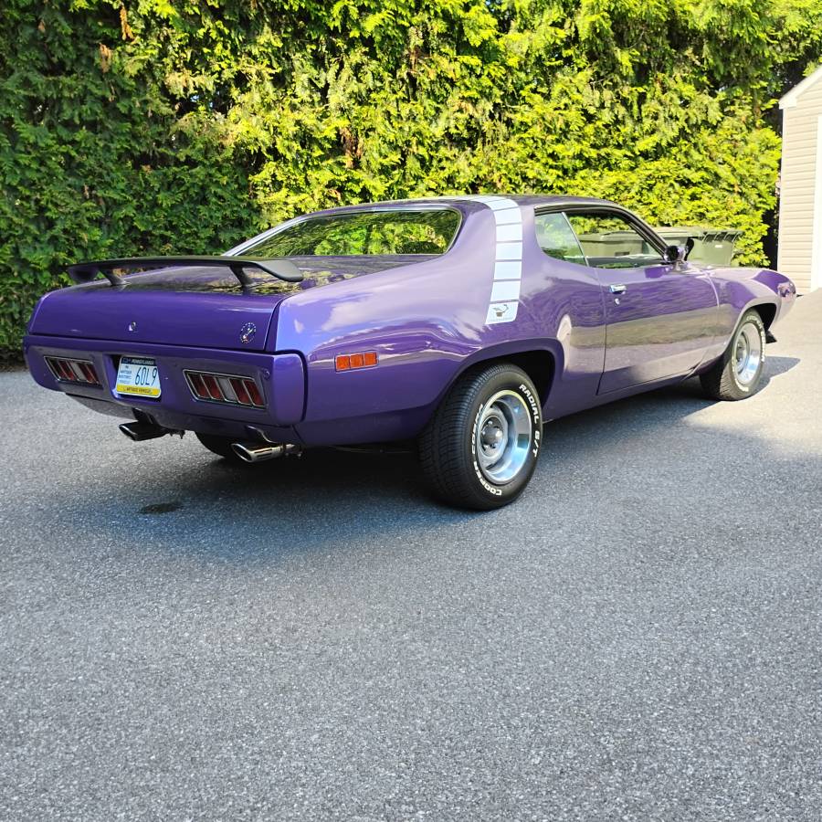 Plymouth-roadrunner-1971-purple-5