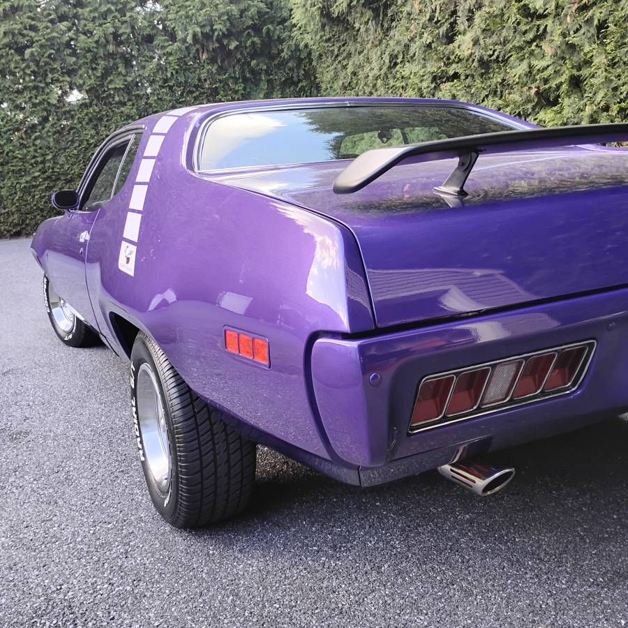 Plymouth-roadrunner-1971-purple-7