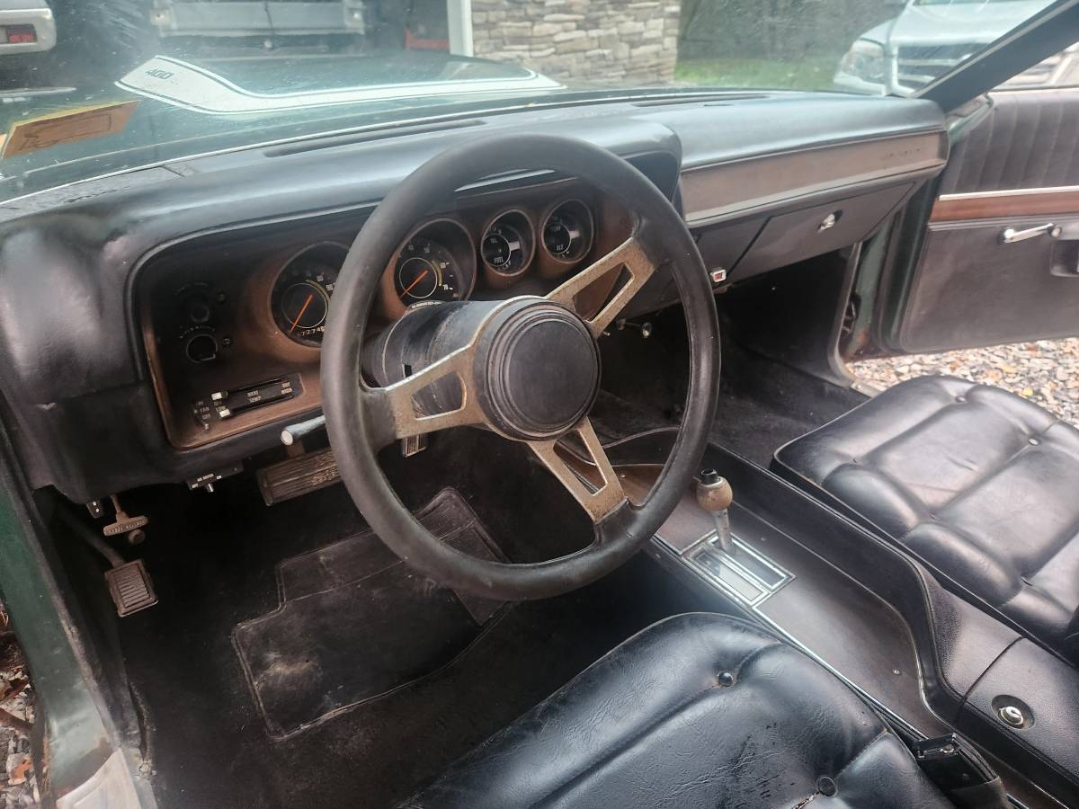 Plymouth-roadrunner-1974-green-13