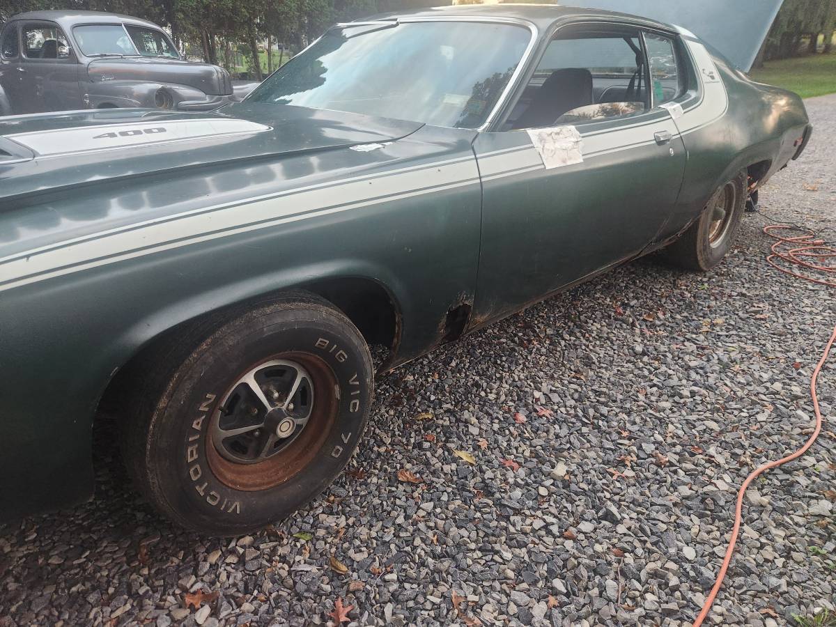 Plymouth-roadrunner-1974-green-3
