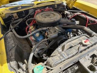 Plymouth-roadrunner-1974-yellow-5