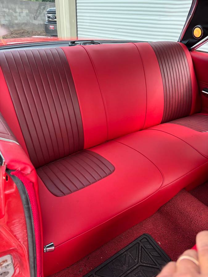 Plymouth-satellite-1965-red-13