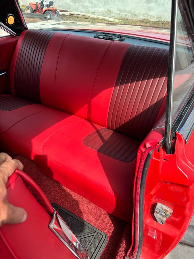 Plymouth-satellite-1965-red-16