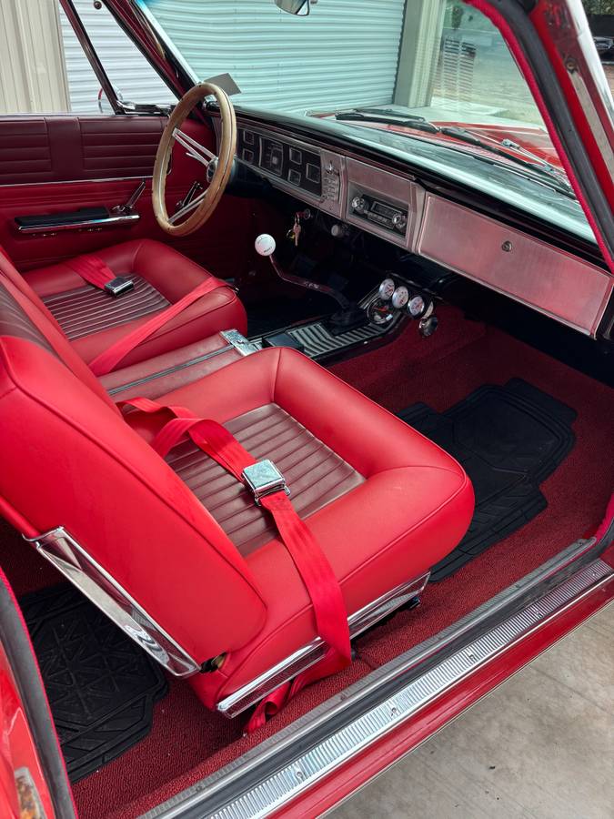 Plymouth-satellite-1965-red-2