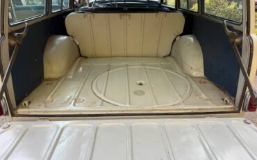 Plymouth-suburban-1952-grey-12