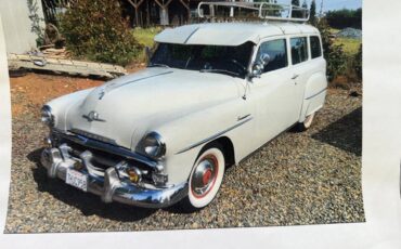 Plymouth-suburban-1952-grey