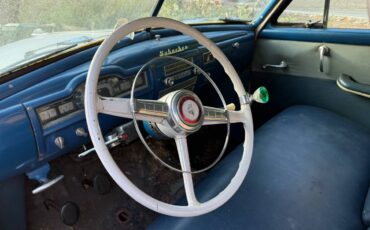 Plymouth-suburban-1952-grey-5