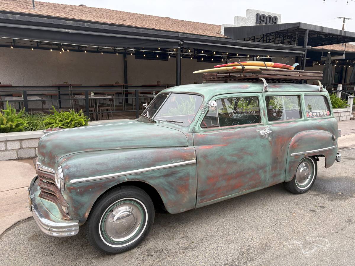 Plymouth-suburban-wagon-1949-custom-4