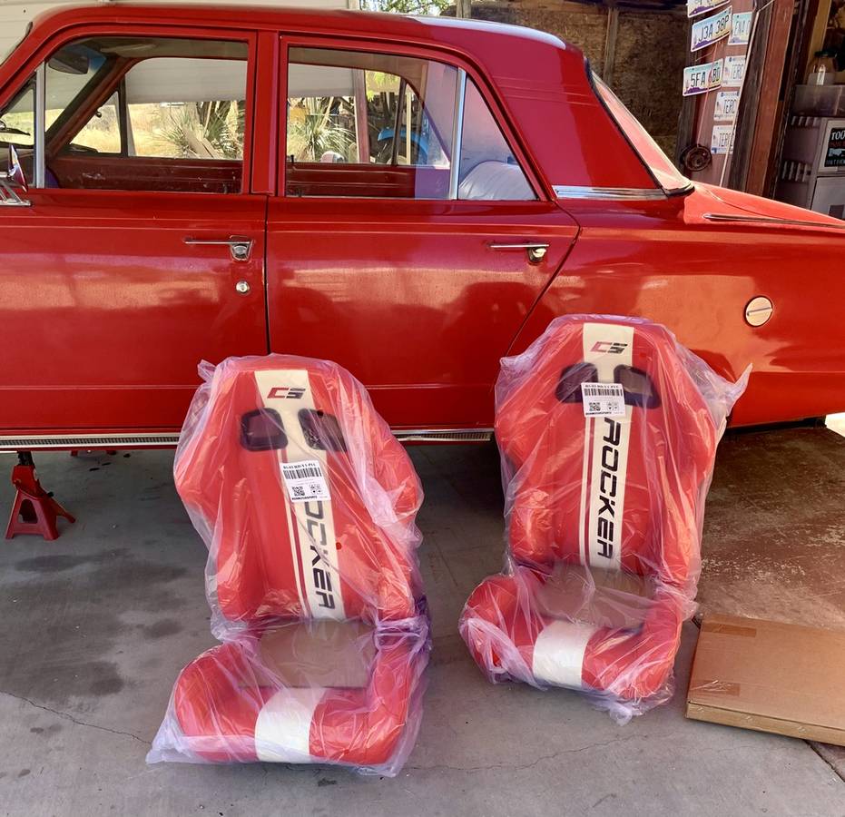 Plymouth-valiant-100-1965-red-3