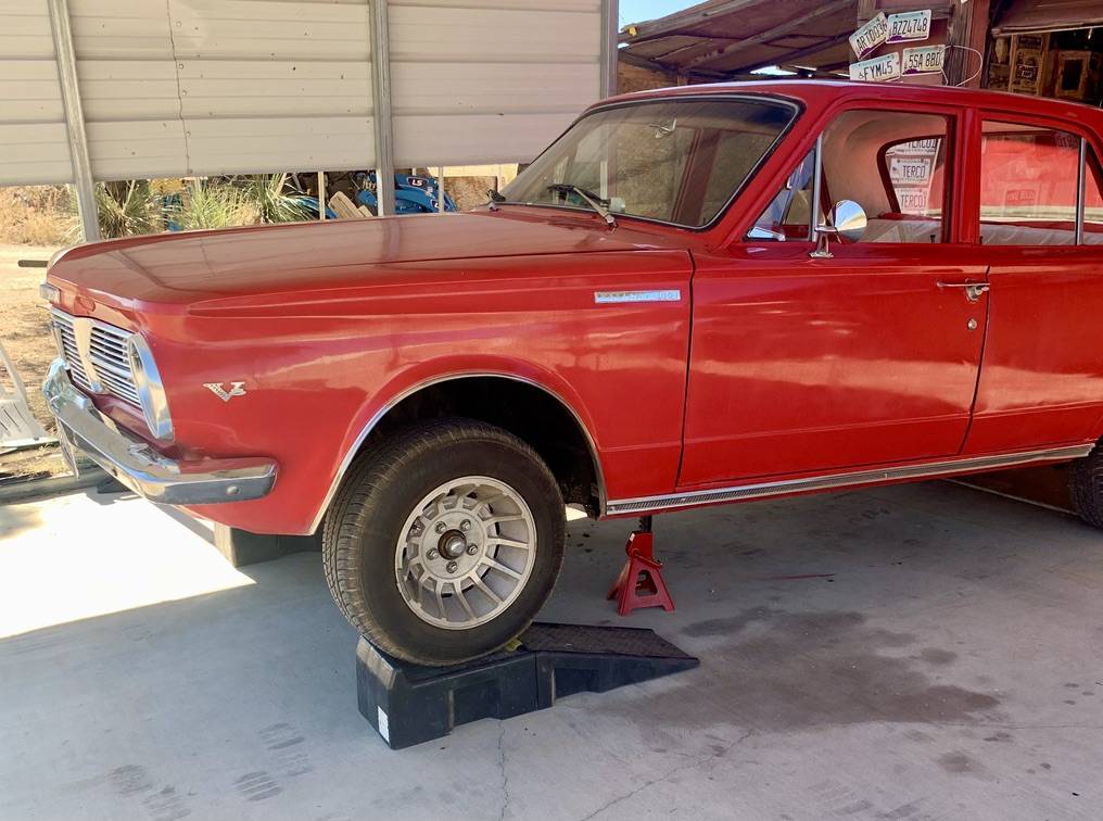 Plymouth-valiant-100-1965-red-4