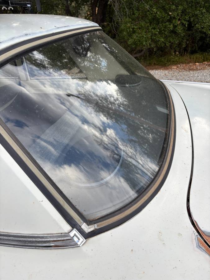 Plymouth-valiant-1965-white-11