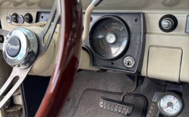 Plymouth-valiant-1965-white-12