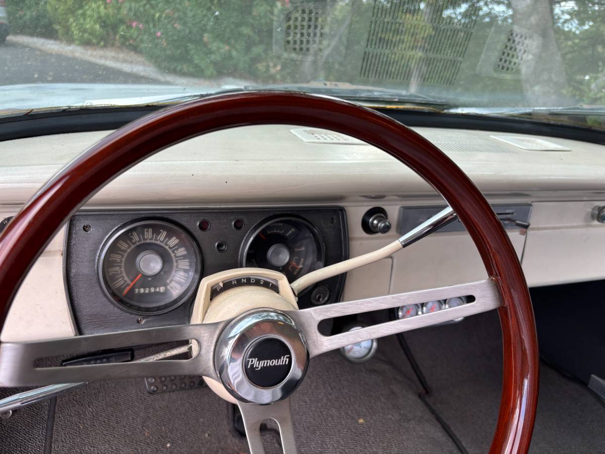 Plymouth-valiant-1965-white-14